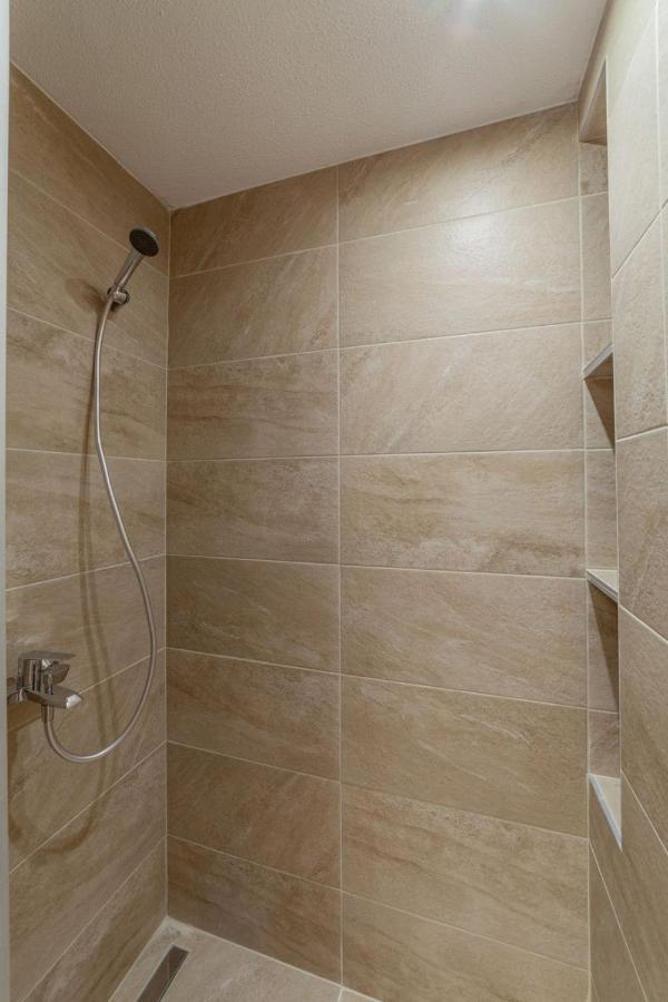 Anastasia Luxury Suites By Xenius Zeus In Nea Флогита Экстерьер фото